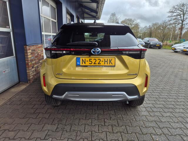 Toyota YARIS 1.5 HYBRID LAUNCHE EDITION, CAMERA, CARPLAY, STUUR/STOEL VERWARMING, HEAD UP, ALL IN PRIJS!