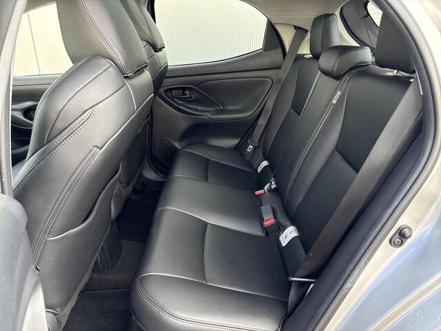 Toyota YARIS 1.5 Hybrid Executive **DODEHOEK DETECTIE/ STOELVERWARMING/ 36 MAANDEN GARANTIE**