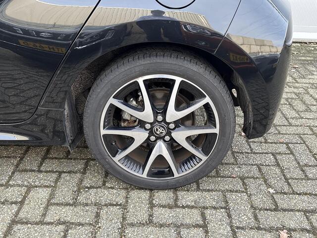 Toyota YARIS 1.5 Hybrid Executive **DODEHOEK DETECTIE/ STOELVERWARMING/ PARKEERSENSOREN/ GARANTIE**