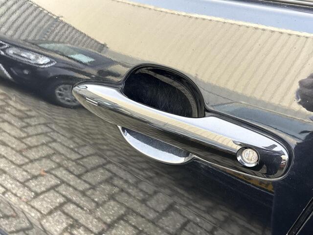 Toyota YARIS 1.5 Hybrid Executive **DODEHOEK DETECTIE/ STOELVERWARMING/ PARKEERSENSOREN/ GARANTIE**