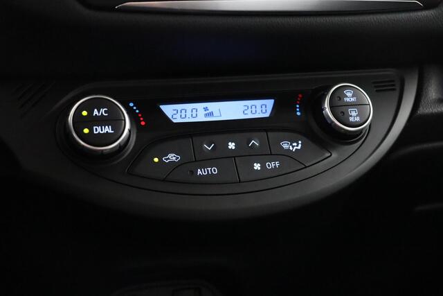 Toyota YARIS 1.5 Hybrid Design | Navigatie | Keyless Entry | Achteruitrijcamera | Climate Control |
