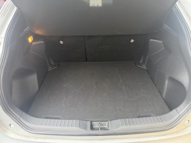 Toyota YARIS Cross 1.5 Hybrid 115 First Edition met Comfort Pack | Dodehoek detectie | Stoel & stuur verwarming | sensoren V+A