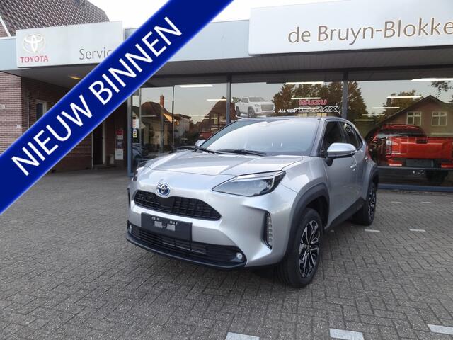 Toyota YARIS Cross 1.5 Hybrid 130pk Dynamic + Comfort Pack dodehoekdetectie / stoelverwarming / stuurwielverwarming / parkeersensoren voor + achter / Navigatie / Apple Carplay / Android Auto / parkeercamera / 10 jaar Toyota garantie / rijklaarprijs incl. Toyota Pechhu