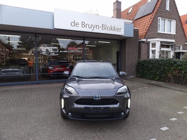 Toyota YARIS Cross 1.5 Hybrid 130 Dynamic + Comfort Pack dodehoekdetectie / stoelverwarming / stuurwielverwarming / parkeersensoren voor + achter / Navigatie / Apple Carplay / Android Auto / parkeercamera / 10 jaar Toyota garantie / rijklaarprijs incl. Toyota Pechhulp