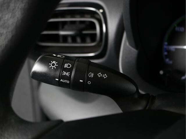 Toyota YARIS 1.5 Hybrid Comfort | Airco | Adaptieve Cruisecontrol | Dimsensor |