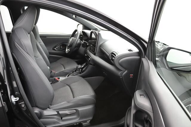 Toyota YARIS 1.5 Hybrid 130 Executive | Origineel NL | Stoel en Stuurverwarming | Navigatie | Keyless Entry | 130 PK | Kunstlederen Bekleding |