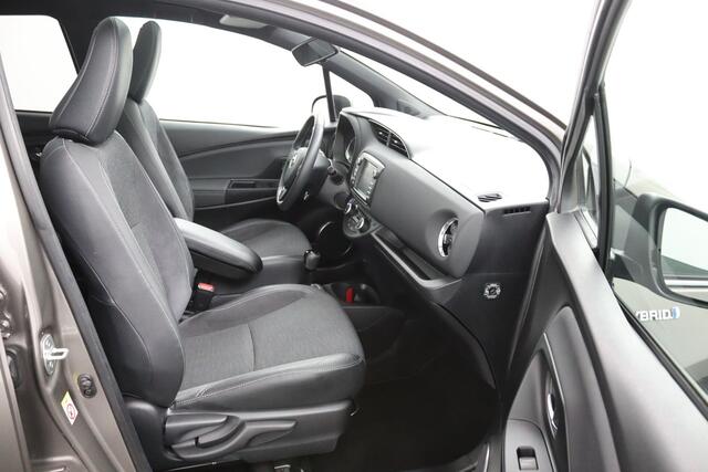 Toyota YARIS 1.5 Hybrid Executive | Panorama dak | Trekhaak | Leer alcantara | Privacy Glas | Cruise Control |