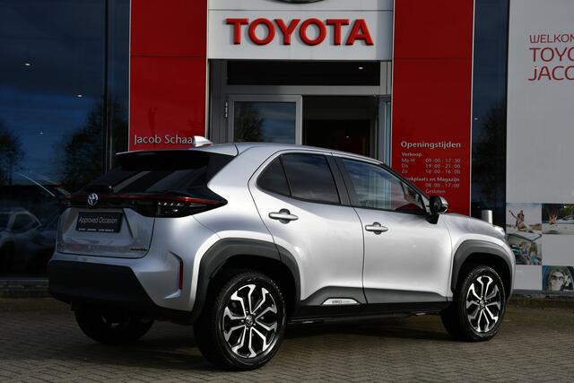 Toyota YARIS Cross 1.5 Hybrid Dynamic Limited Automaat 116pk | Stuur- & Stoelverwarming | Apple Carplay/Android Auto | Winterbanden |