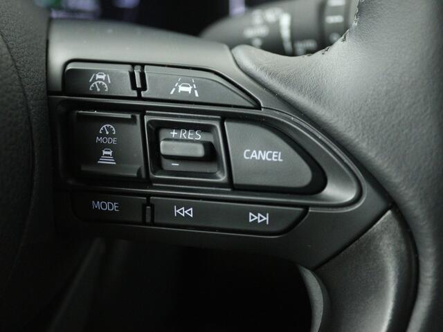 Toyota YARIS Cross 1.5 Hybrid 115 Dynamic | Comfort Pack | All-season banden | Treeplanken | Spatlappen |