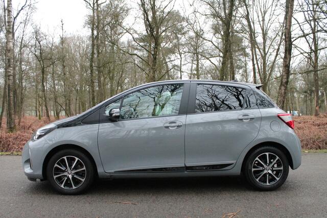 Toyota YARIS 1.5 VVT-i Style | CC | Camera | Verw. stoelen