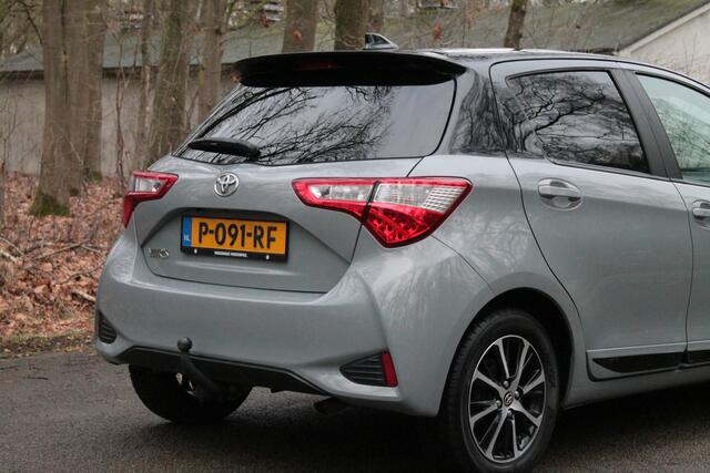 Toyota YARIS 1.5 VVT-i Style | CC | Camera | Verw. stoelen