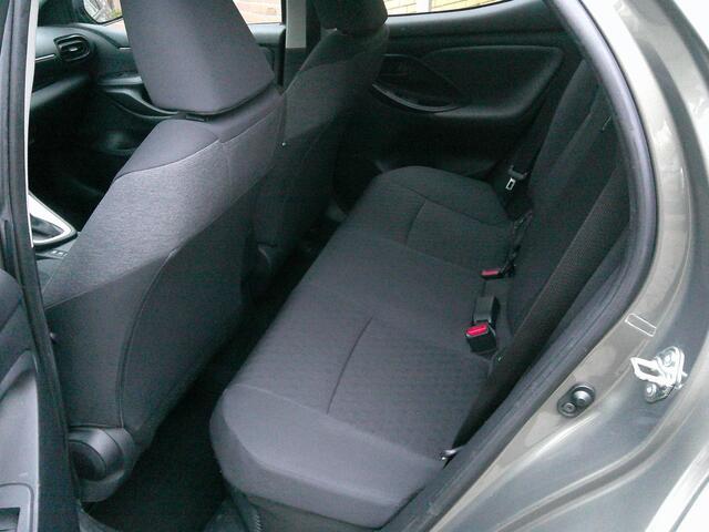 Toyota YARIS 1.5 Hybrid Business Plus