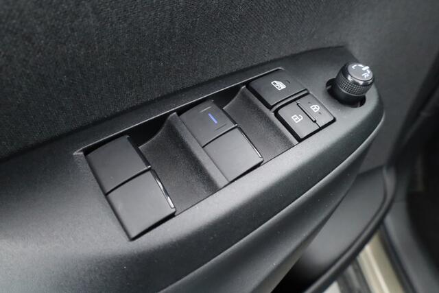 Toyota YARIS Cross 1.5 Hybrid Dynamic | Navi | Camera | Adapt. Cruise | Keyless | LED | Apple CarPlay |