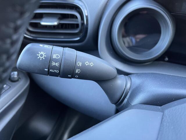 Toyota YARIS 1.5 Hybrid Dynamic | All-in prijs | Automaat | Trekhaak | LM Velgen