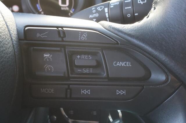 Toyota YARIS 1.5 Hybrid Dynamic Limited | Stoelverwarming | Parkeersensoren