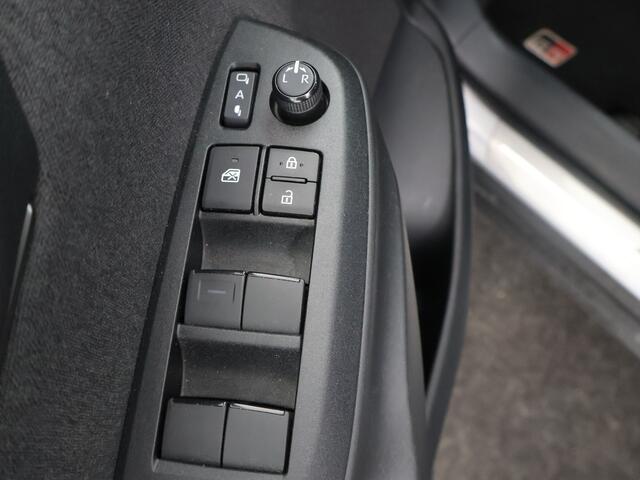 Toyota YARIS Cross 1.5 Hybrid GR Sport | JBL | Stoelverwarming | Head-up display |