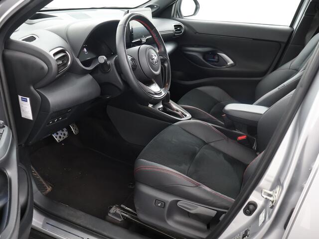 Toyota YARIS Cross 1.5 Hybrid GR Sport | JBL | Stoelverwarming | Head-up display |