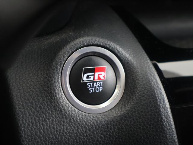 Toyota YARIS Cross 1.5 Hybrid GR Sport | JBL | Stoelverwarming | Head-up display |