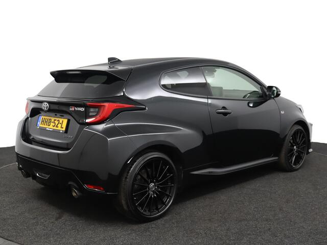 Toyota YARIS 1.6 GR Premium | 4WD | 261 PK | Apple carplay | Stuur en stoelverwarming |