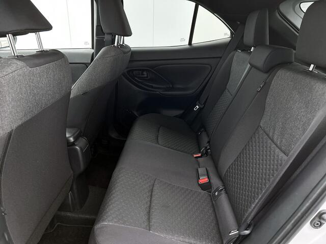 Toyota YARIS Cross Hybrid 115 Dynamic | Stoelverwarming | Stuurwielverwarming |