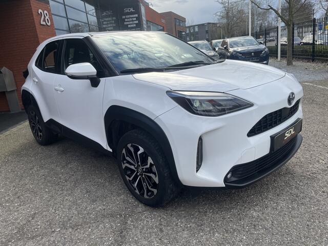 Toyota YARIS Cross 1.5 Hybrid Dynamic // ADAPT. CRUISE // FULL LED // KEYLESS // CAMERA // NAVI+CARPLAY // CLIMA //