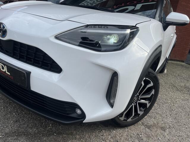 Toyota YARIS Cross 1.5 Hybrid Dynamic // ADAPT. CRUISE // FULL LED // KEYLESS // CAMERA // NAVI+CARPLAY // CLIMA //