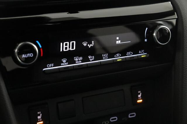 Toyota YARIS Cross 1.5 Hybrid 130 Dynamic | Stuur en stoel verwarming | Parkeer sensoren | Navigatie |