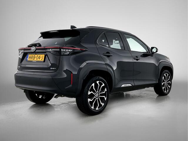 Toyota YARIS Cross 1.5 Hybrid 115 First Edition | Comfort Pack |