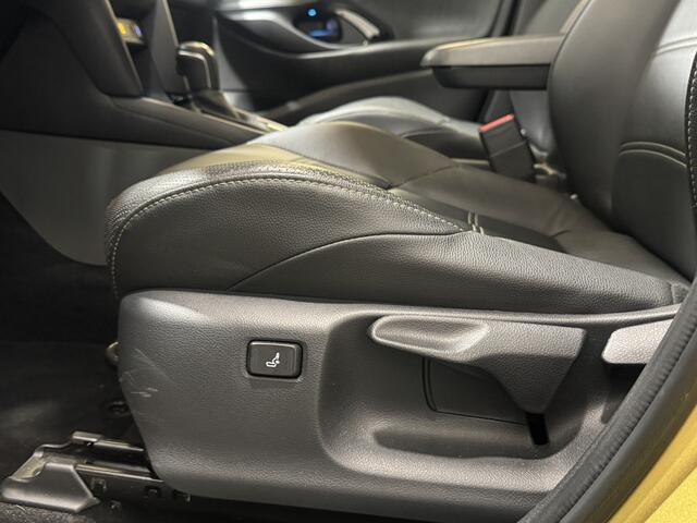 Toyota YARIS Cross 1.5 Hybrid Launch Edition | Panoramadak | JBL-Audio | Lederen Bekleding | Trekhaak |