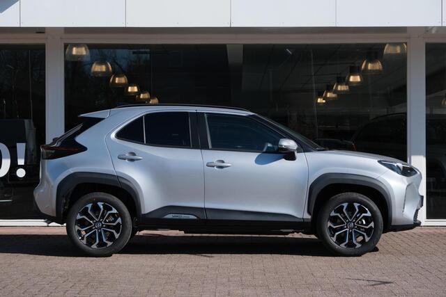 Toyota YARIS Cross 1.5 Hybrid 130pk CVT Dynamic | App Connect | Climate | Adaptive Cruise | Camera | PDC | Blind Spot | Winter Pakket