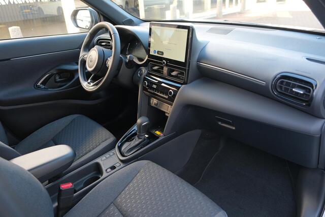 Toyota YARIS Cross 1.5 Hybrid 130pk CVT Dynamic | App Connect | Climate | Adaptive Cruise | Camera | PDC | Blind Spot | Winter Pakket