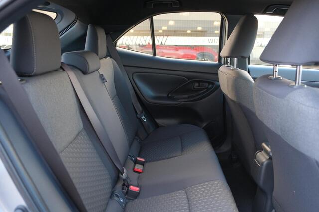 Toyota YARIS Cross 1.5 Hybrid 130pk CVT Dynamic | App Connect | Climate | Adaptive Cruise | Camera | PDC | Blind Spot | Winter Pakket