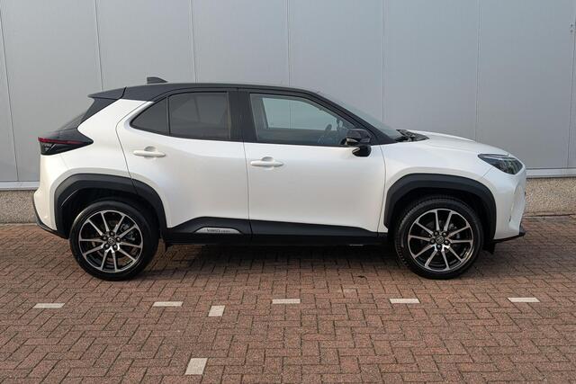 Toyota YARIS Cross 1.5 Hybrid GR Sport Stoelverwarming, Apple Carplay & Android Auto, HUD