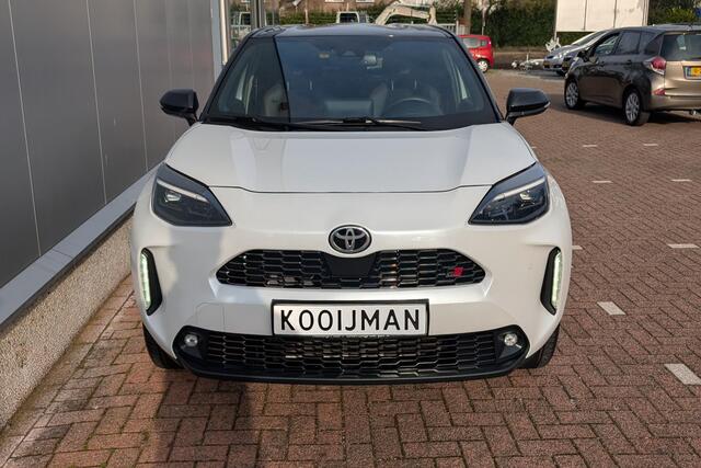 Toyota YARIS Cross 1.5 Hybrid GR Sport Stoelverwarming, Apple Carplay & Android Auto, HUD