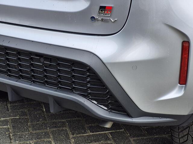 Toyota YARIS Cross 1.5 Hybrid 130 GR SPORT | Facelift | Elek. Kofferklep | Stoel- stuurverwarming | PDC V+A | BSM | Camera