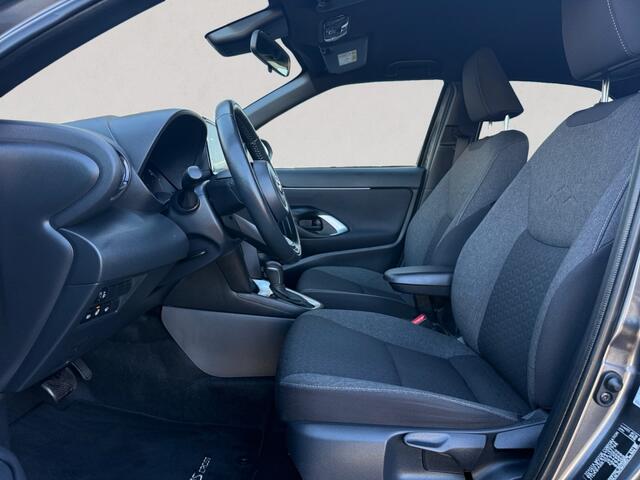 Toyota YARIS Cross Hybrid 2WD Team D