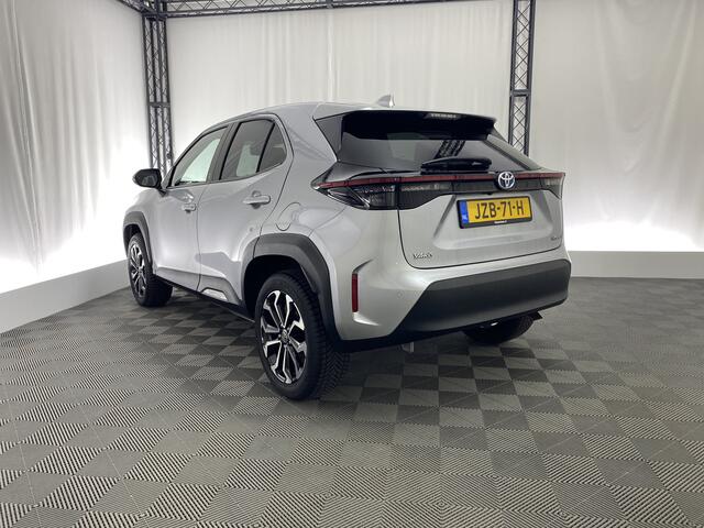 Toyota YARIS Cross 1.5 Hybrid Explore | Apple carplay | Navi | Camera | Stuur, stoel, voorruit verwarmd | Parkeersensoren