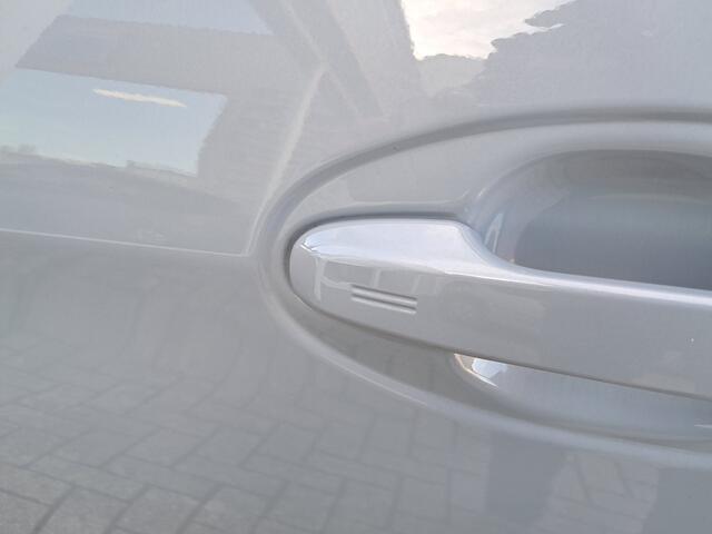 Toyota YARIS 1.5 Hybrid GR-Sport!! Hybride Automaat | Unieke uitvoering!! | Camera | Cruise | LM Velgen | Privacy glas | Keyless | RIJKLAARPRIJS INCL 12 MAANDEN GARANTIE EN BEURT