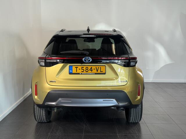 Toyota YARIS Cross 1.5 Hybrid Adventure | Panoramadak | Elektrische achterklep | JBL-Audio | Stoel/stuurverwarming | BSM |
