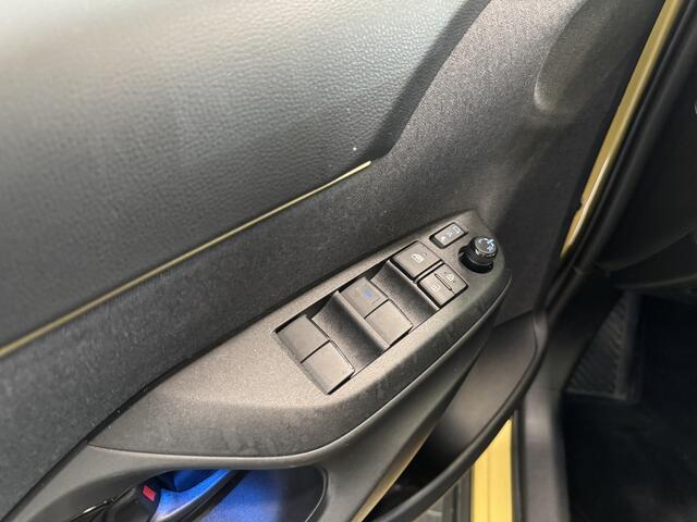 Toyota YARIS Cross 1.5 Hybrid Adventure | Panoramadak | Elektrische achterklep | JBL-Audio | Stoel/stuurverwarming | BSM |