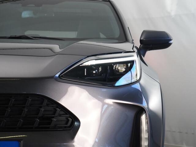 Toyota YARIS Cross 1.5 Hybrid 130 Dynamic | Dodehoekdetectie | Parkeersensoren Voor en Achter | Stuurwiel- En Stoelverwarming | Botsherkenning | Grootlichtassistent