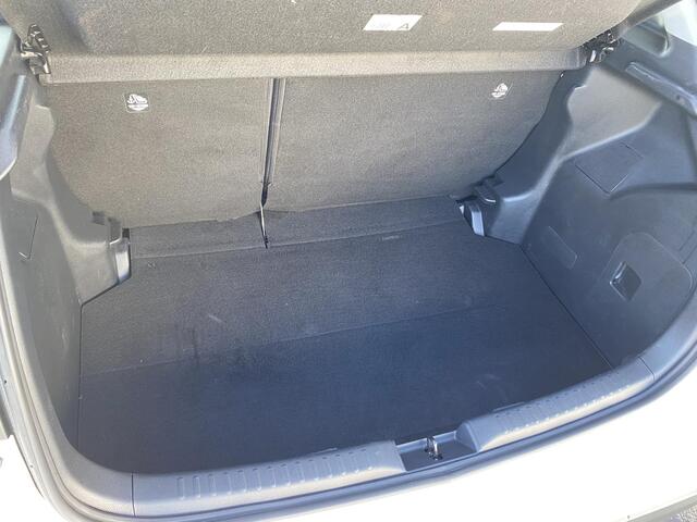 Toyota YARIS 1.5 Hybrid Active Nette Nederlandse auto, achteruitrij camera, navigatie Apple CarPlay/Android Auto, cruise control adaptief