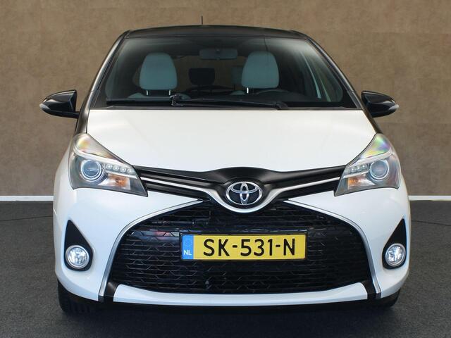 Toyota YARIS 1.0 VVT-i Trend - BI-TONE - ACHTERUITRIJCAMERA - AUTOMATISCH GEREGELDE AIRCO - AUTO HOMMEL ONDERHOUDEN - LICHTMETALEN VELGEN -