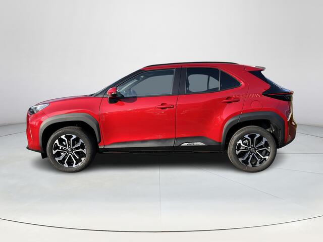 Toyota YARIS Cross 1.5 Hybrid 130 Dynamic | Emotional red premium metallic | 2026 model | Nieuw uit voorraad leverbaar |