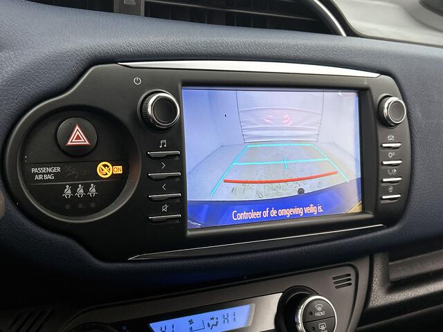 Toyota YARIS 1.5 Hybrid Bi-Tone | Trekhaak tbv Fietsendrager | Dealer Onderhouden | LED | Cruise Control |