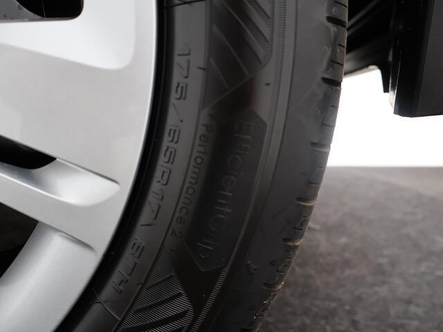 Toyota YARIS 1.5 Hybrid 130 Executive Dodehoek | Parkeersensoren | 130pk!