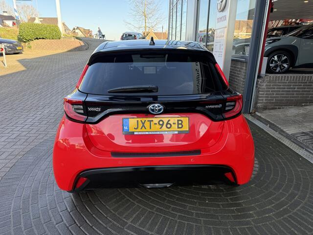 Toyota YARIS 1.5 hybride executive bi-tone panodak