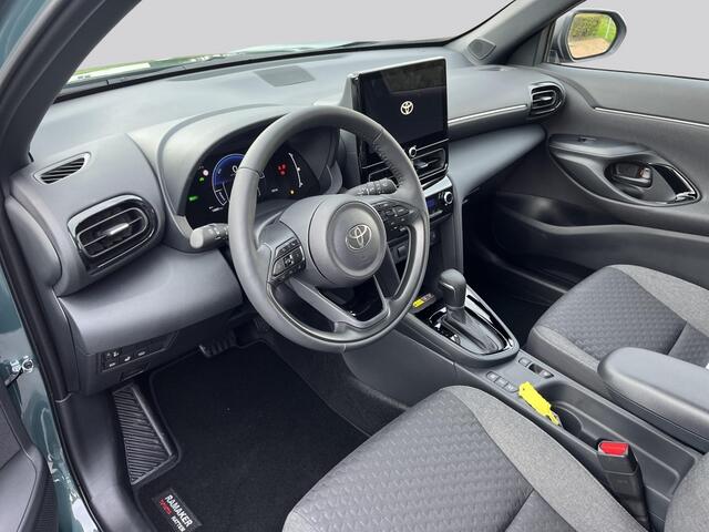 Toyota YARIS Cross 1.5 Hybride 130 pk Black Edition, Safety + Winter pakket.