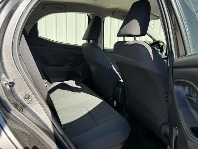 Toyota YARIS 1.5 Hybrid Active / Camera / Trekhaak / Adaptive Cruise Control / Apple CarPlay/Android Auto / All Seasonbanden / Bluetooth / Climate Control /