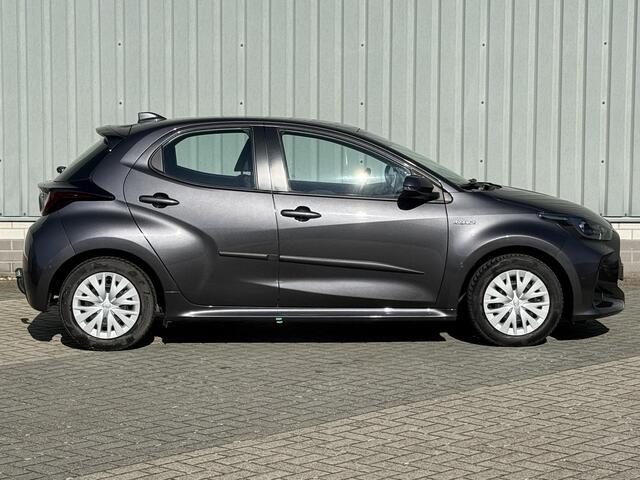 Toyota YARIS 1.5 Hybrid Active / Camera / Trekhaak / Adaptive Cruise Control / Apple CarPlay/Android Auto / All Seasonbanden / Bluetooth / Climate Control /